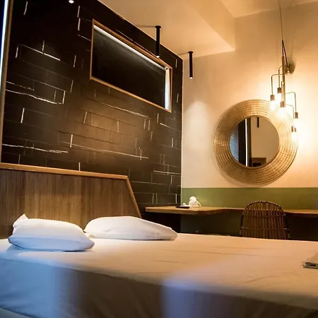 فندق أدونيس سيتي باترا