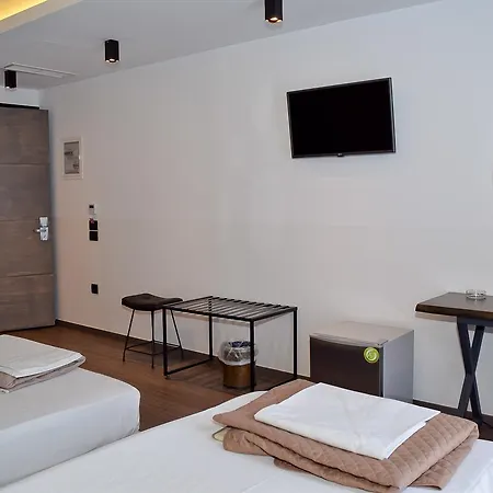 أدونيس سيتي باترا