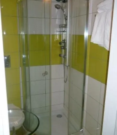 Adonis Hotell Patras