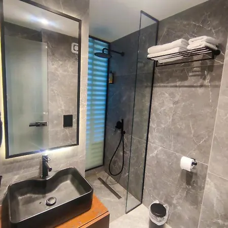 Hotell Adonis Patras