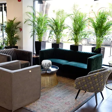 Adonis Отель Патра