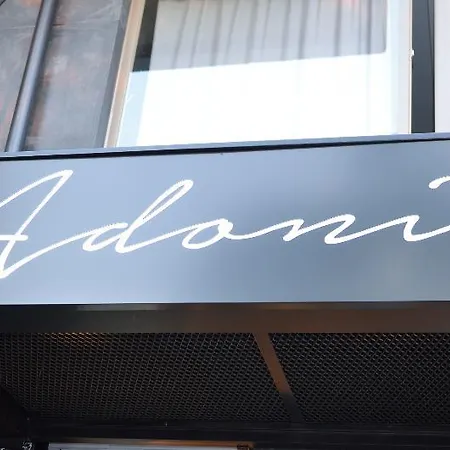 Hotel Adonis