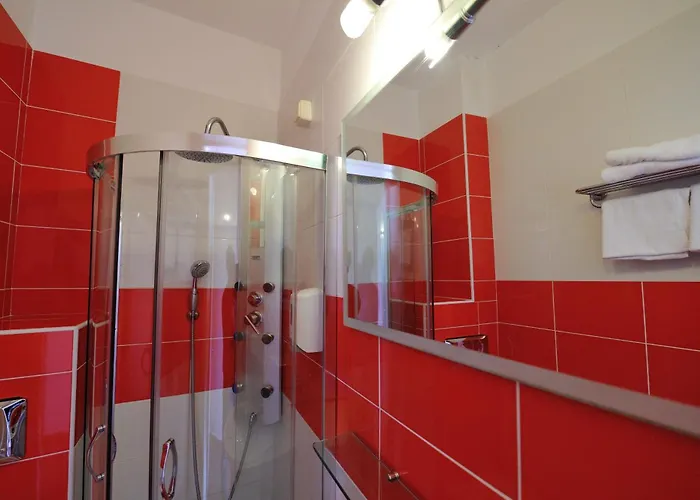 阿多尼斯城市酒店 3*