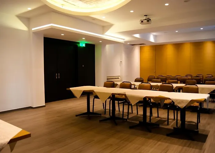 阿多尼斯城市酒店 帕特雷