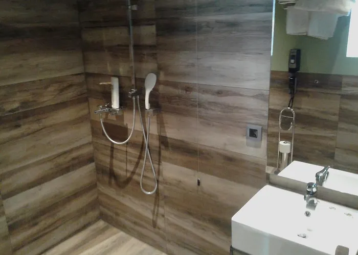 阿多尼斯城市酒店 酒店