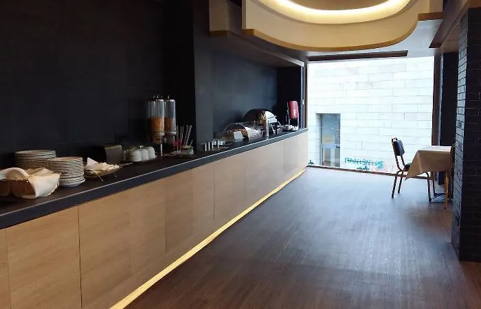 阿多尼斯城市酒店 酒店