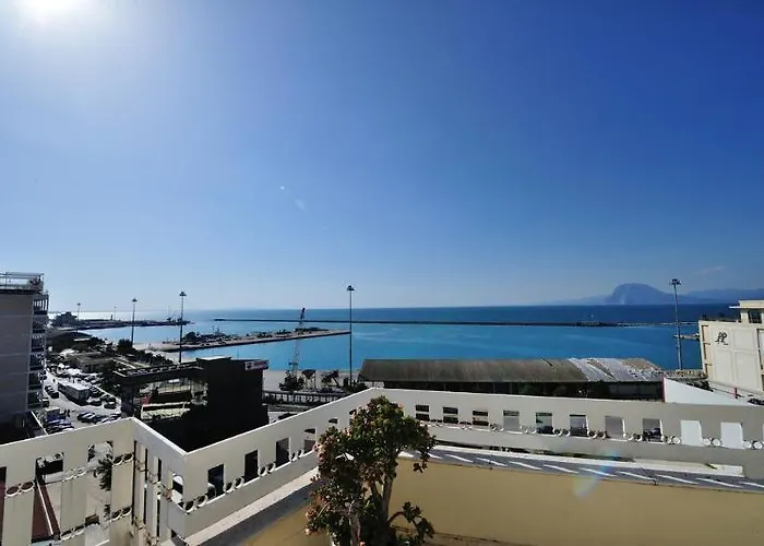 阿多尼斯城市酒店 3*